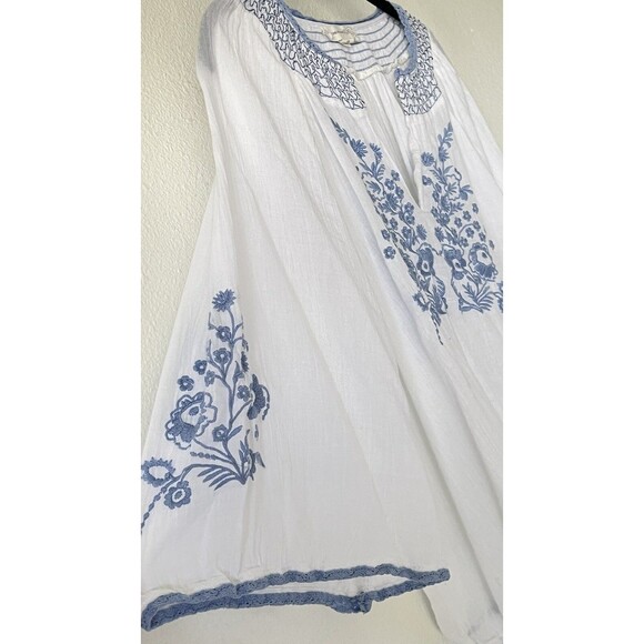 Treasure & Bond White Blue Floral Embroidered Bohemian Peasant Top Size 2X - Picture 3 of 13